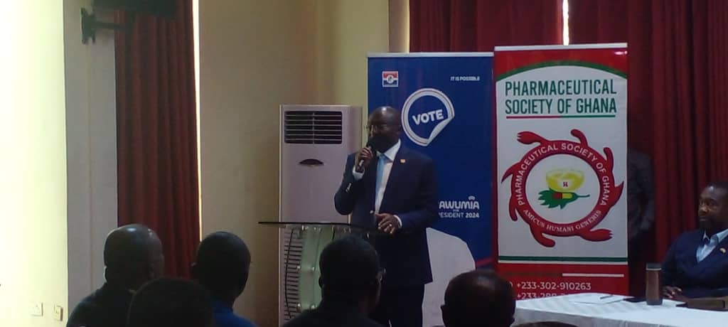 Dr Mahamudu Bawumia addressing the Pharmaceutical Society of Ghana, symbolizing Ghana's ambition to become a pharmaceutical hub in West Africa.